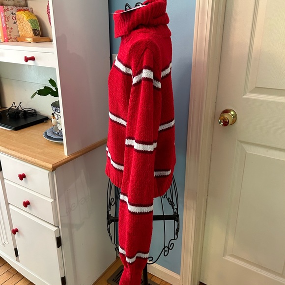 Turtleneck Sweater - Picture 7 of 7